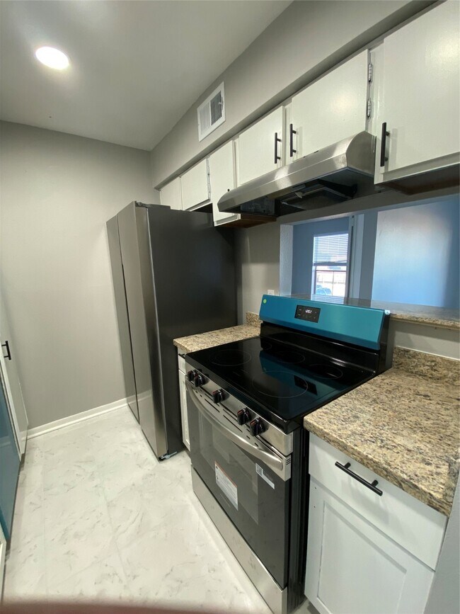 Foto del edificio - 8431 Hearth Dr