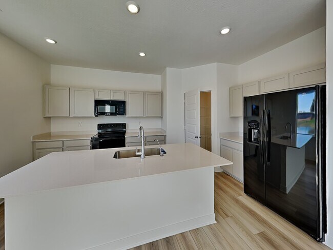 Building Photo - 10015 Sundley Dr