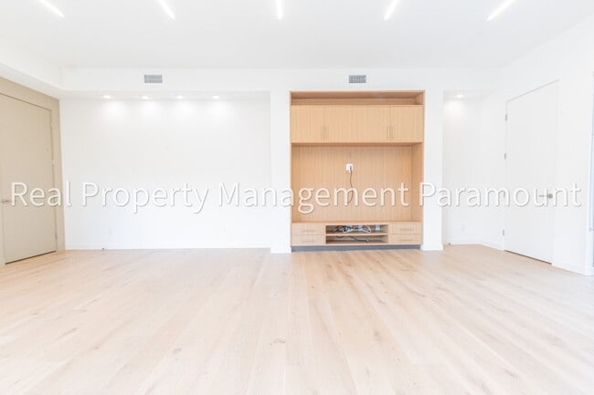 Foto del edificio - 1542 N Hoover St