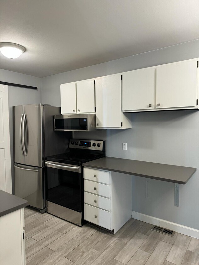 Foto principal - 2275 N Cable Rd