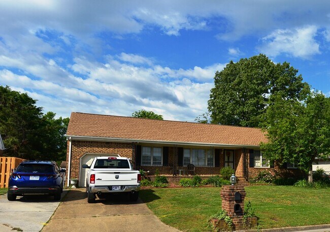Foto del edificio - Quiet Cul-de-sac street