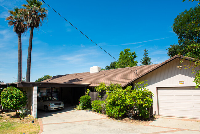 Building Photo - 1563 Sierra Madre Villa Ave