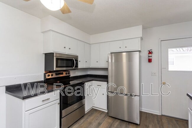 Building Photo - 45 Northview Dr