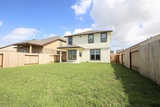 Building Photo - 8014 Oxbow Manor