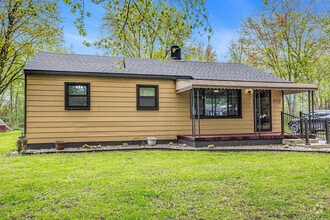 Building Photo - 45207 Paris Dr