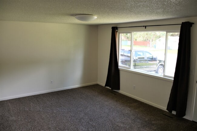 Building Photo - 2905 S Bowdish Rd