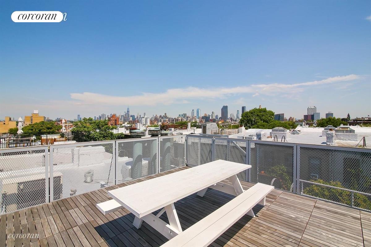 Building Photo - 415 3rd St