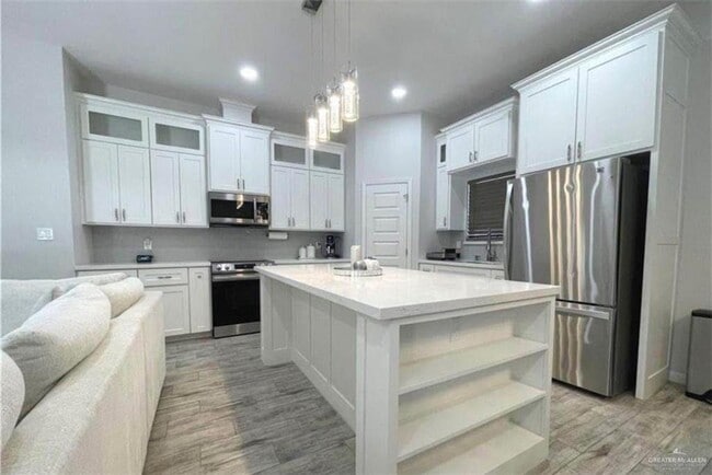 Building Photo - 7 Bella Vista Ave