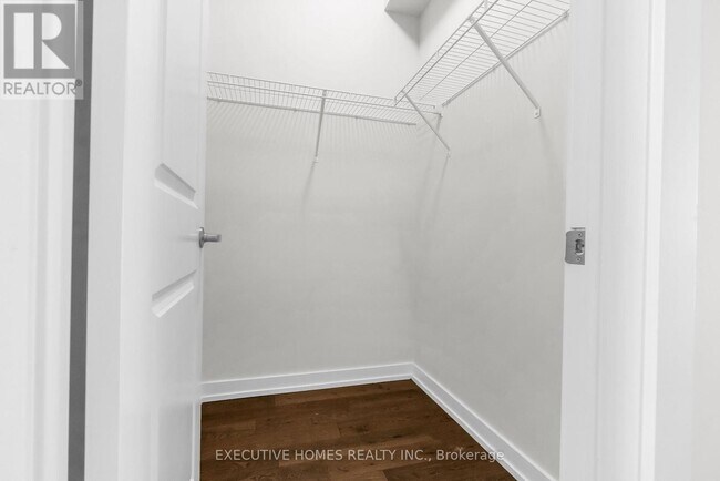 Photo du bâtiment - 170 Lilac Cir