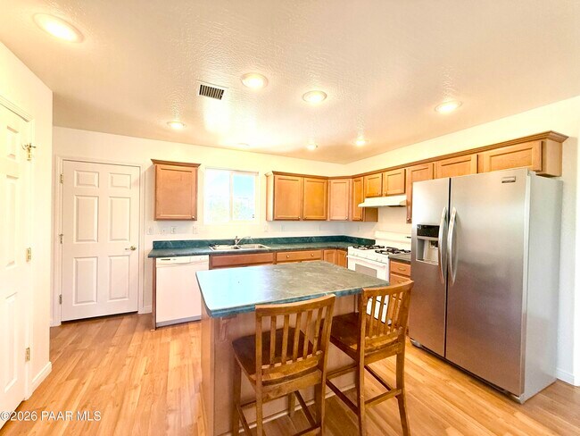 Foto del edificio - 1415 Lakeview Rd