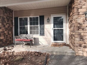 Building Photo - 52 Kirby Rd