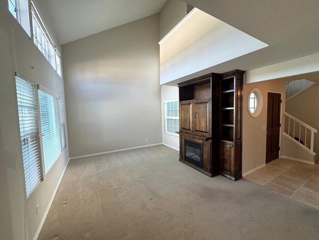 Foto del edificio - Townhome-Style 2BR/2.5BA + Loft | East Ventura (Beacon Court Community)