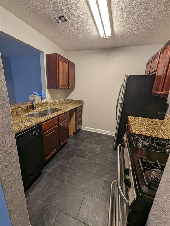 Foto del edificio - 2059 Dixie Belle Dr