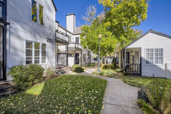 Foto del edificio - Downtown 2 BDR / 2BA - Walk to Everything