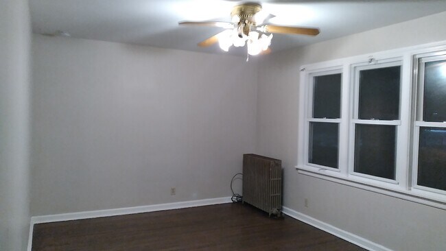 Building Photo - 123 Pine Ridge Rd