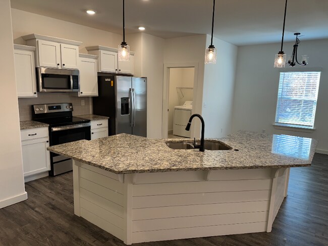 Foto del edificio - 5 Hawthorn Ln