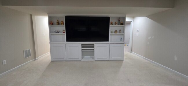 Foto del edificio - 15401 Ewells Mill Way