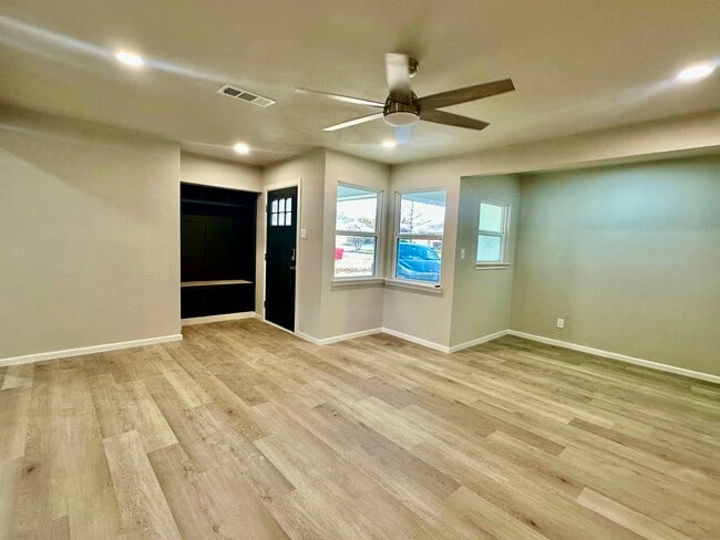 Foto del edificio - 434 Beverly Dr