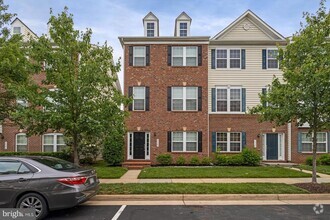 Building Photo - 9947 Fendall St