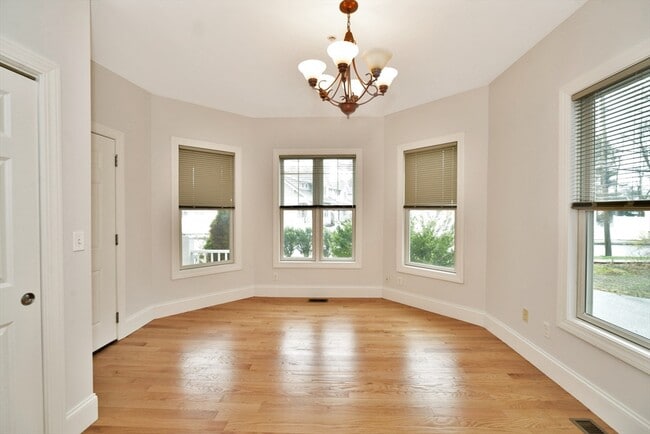 Building Photo - 22 High St