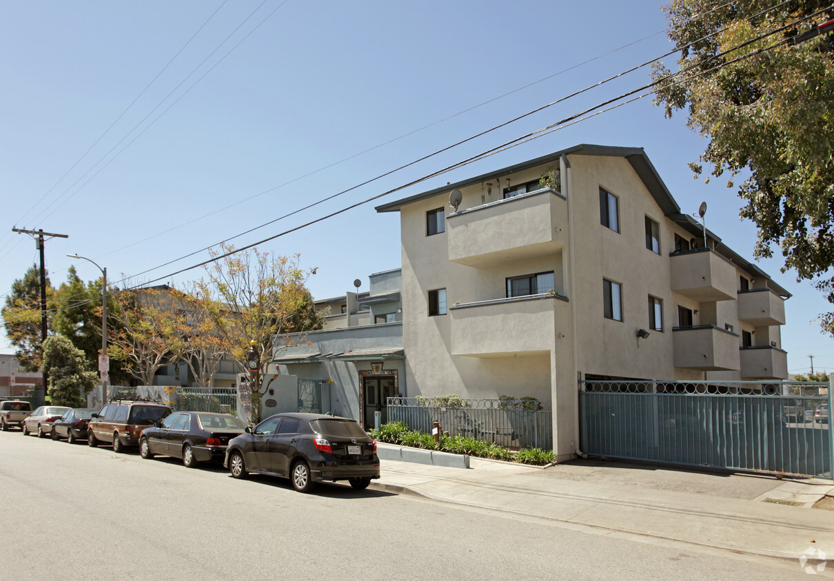 Primary Photo - 4th Ave