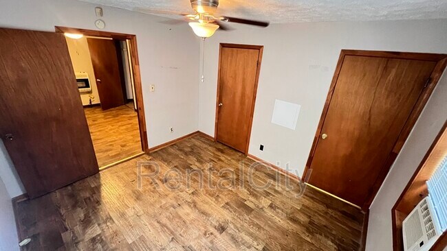 Building Photo - 543 Berry St