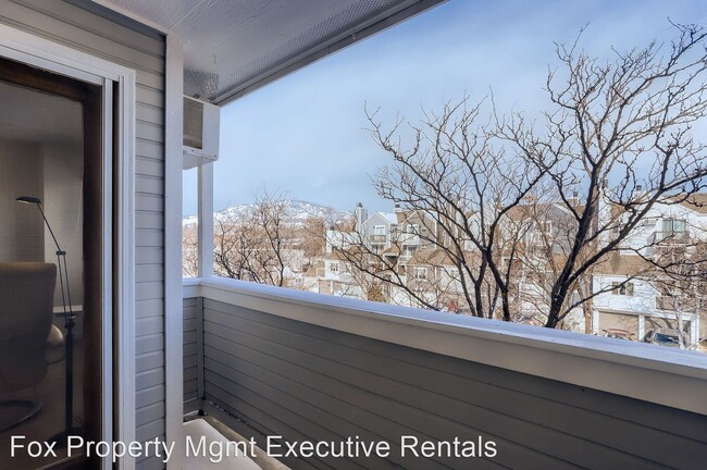 Building Photo - 1 br, 1 bath House - 2201 Pearl St #221