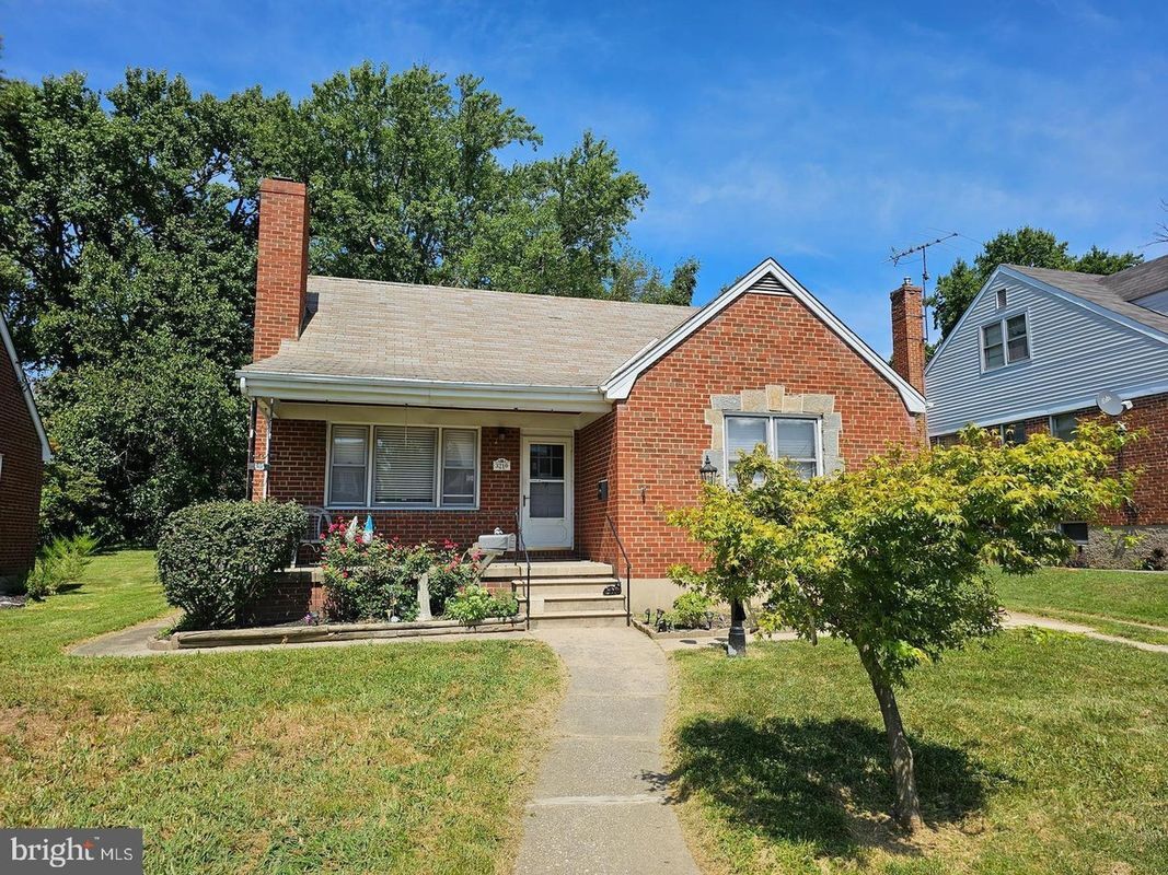 Primary Photo - 3210 Woodring Ave