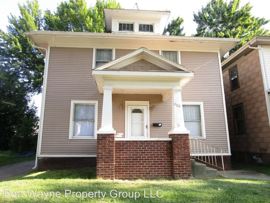 3 br, 1.5 bath House 928 W Dewald Avenue House Rental in Fort Wayne