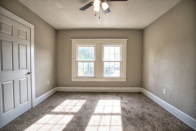Foto del edificio - 3 bed 1 bath home located on the desirable...