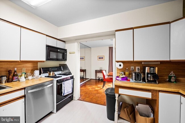 Foto del edificio - 103 Cross Keys Rd