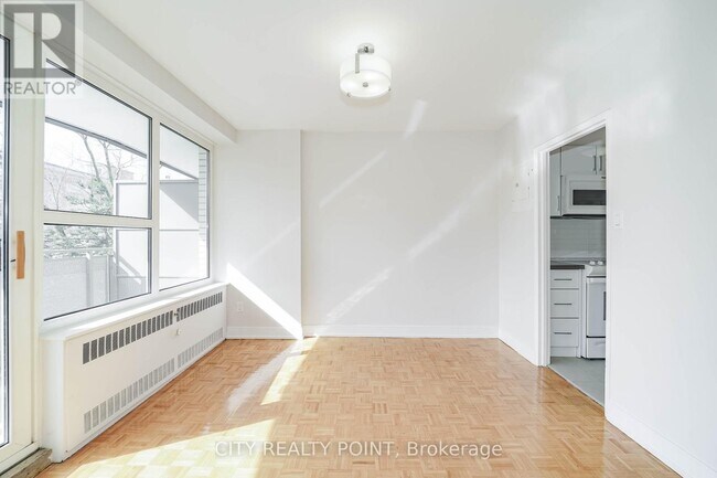 Building Photo - 10 Shallmar Blvd