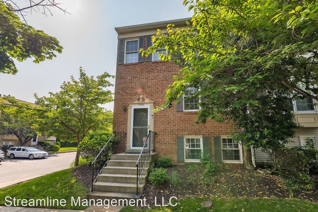 Building Photo - 4 br, 3.5 bath House - 732 Ivy League Ln