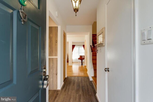 Building Photo - 4428 Holly Ave