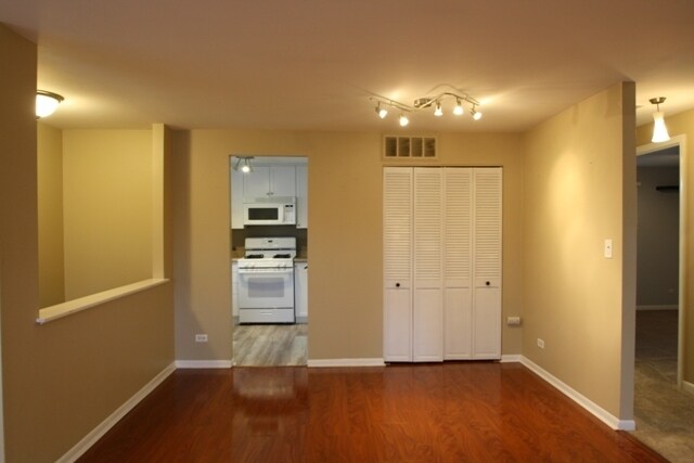 Foto del edificio - 1422 Tonset Ln