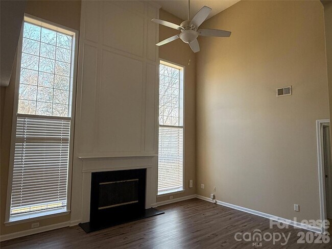 Foto del edificio - 7501 Lady Bank Dr