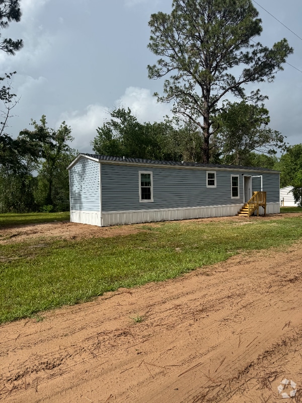 Building Photo - 17034 Barnard Ln