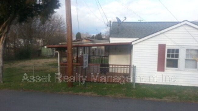 Building Photo - 1506 S Odell Rd