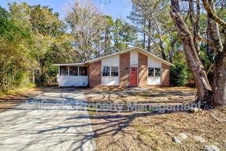 Building Photo - 402 Kingston Rd