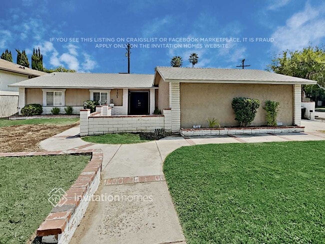 Building Photo - 5405 N Acacia Ave
