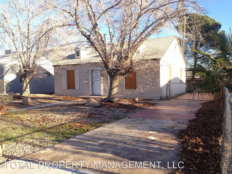 Primary Photo - 123 Palm Ln