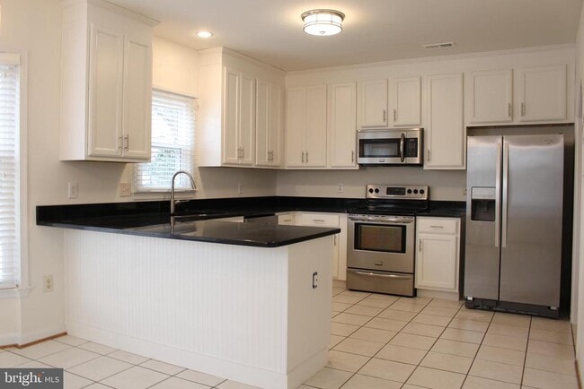 Building Photo - 5900 Wescott Hills Way