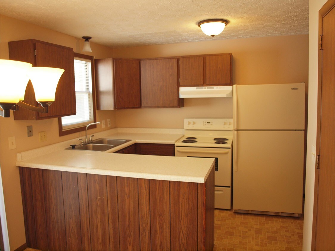 Primary Photo - 4020 Amherst Ave NW