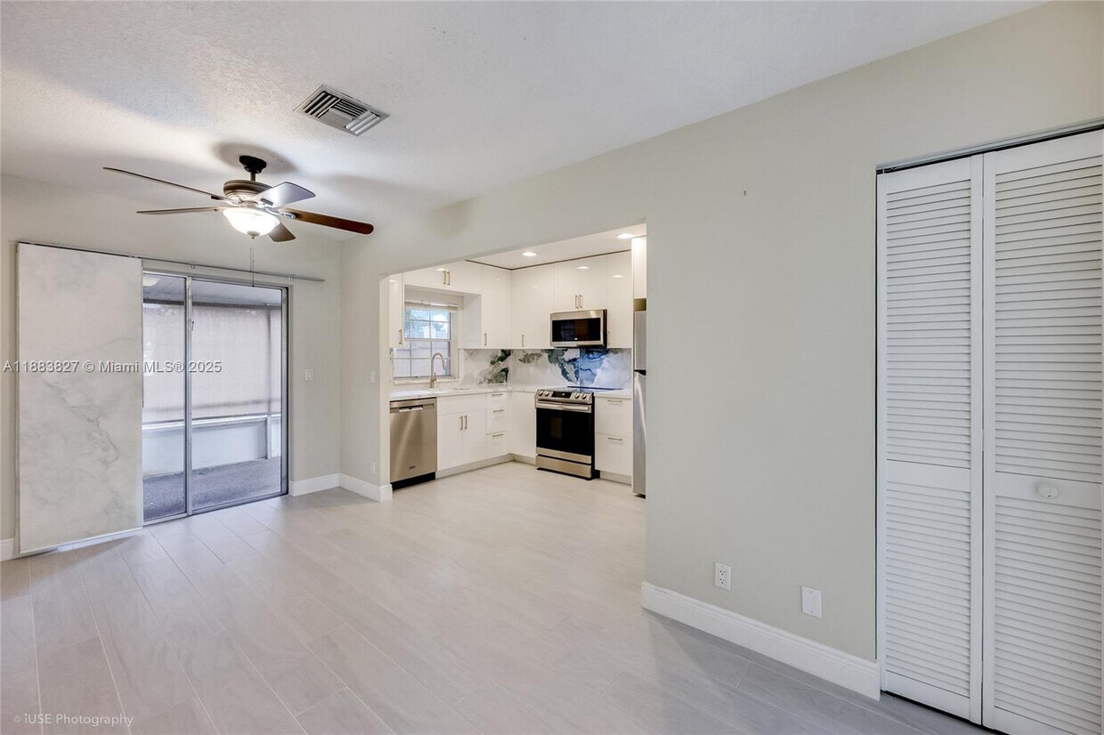 Foto principal - 8004 SW 20th Pl