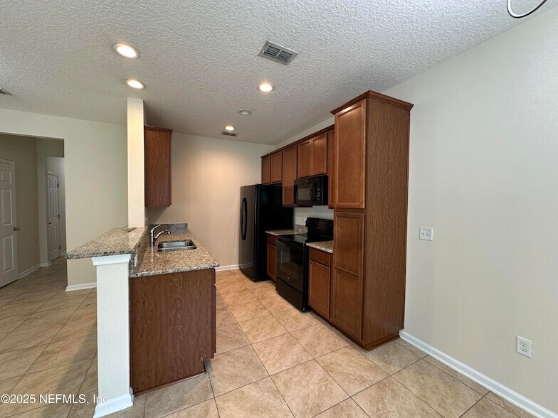 Foto principal - 111 Moultrie Village Ln