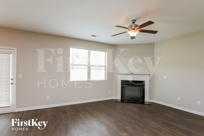 Foto del edificio - 2102 Massey Ln