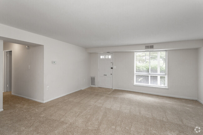 2 BR, 1 BA - 814 SF - Glenmont Crossing