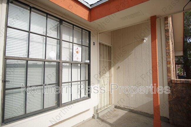 Foto del edificio - 1376 Trudy Elaine Dr