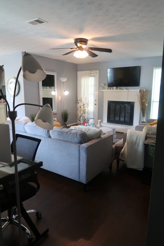 Living room - 79 Sandalwood Cir