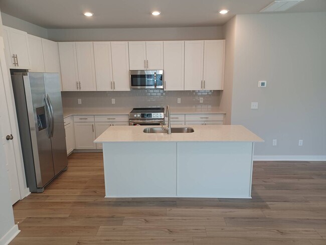 Building Photo - 2274 Hospitality Ln